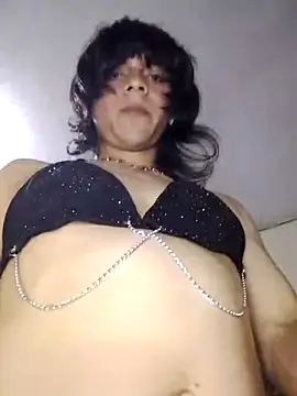 Snapshot of Liil_bunny chatting on July 7, 2026, 6:47 am Liil bunny online show from July 7, 2026, 6:47 am