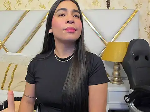 Snapshot of SussyFoxxx chatting on June 10, 2026, 7:48 pm SussyFoxxx online show from June 10, 2026, 7:48 pm