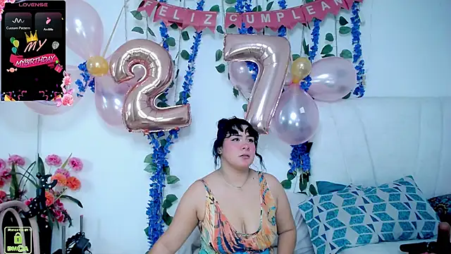 Azumi Cosplay  online show from May 24, 2026, 9:47 pm