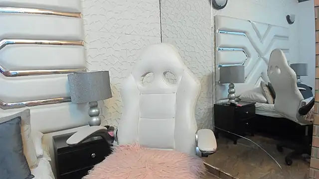 Snapshot of KattyLilli chatting on May 31, 2026, 10:10 pm KattyLilli online show from May 31, 2026, 10:10 pm
