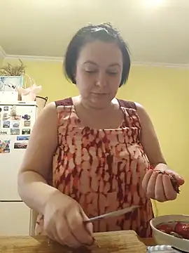 Snapshot of EmmaEmmy40 chatting on June 11, 2026, 4:37 pm EmmaEmmy40 online show from June 11, 2026, 4:37 pm