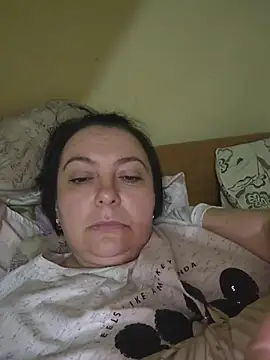 Snapshot of EmmaEmmy40 chatting on June 4, 2026, 6:23 pm EmmaEmmy40 online show from June 4, 2026, 6:23 pm