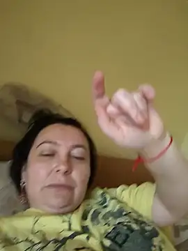 Snapshot of EmmaEmmy40 chatting on May 24, 2026, 11:32 am EmmaEmmy40 online show from May 24, 2026, 11:32 am