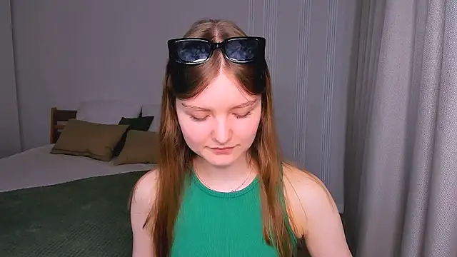 LookEva online show from May 17, 2026, 4:23 am