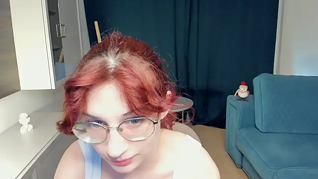 Snapshot of ElaNaecker chatting on May 17, 2026, 7:03 pm ElaNaecker online show from May 17, 2026, 7:03 pm