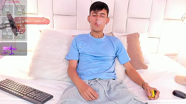 JacobFerrer online show from May 27, 2026, 6:37 pm