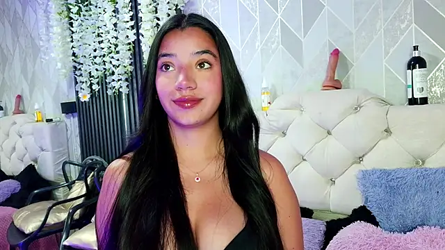 Snapshot of Zaira_bonny chatting on July 10, 2026, 3:34 pm Zaira bonny online show from July 10, 2026, 3:34 pm