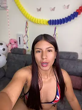 Snapshot of FernandaHils chatting on June 16, 2026, 8:53 pm FernandaHils online show from June 16, 2026, 8:53 pm