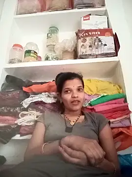 Snapshot of Student_garl_1 chatting on May 5, 2026, 9:12 am Student garl 1 online show from May 5, 2026, 9:12 am