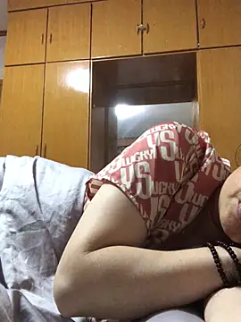 nidejiejie online show from May 13, 2026, 3:52 pm