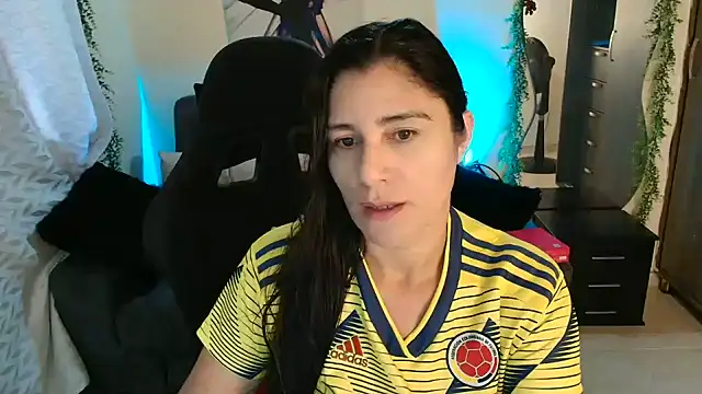LUCYMILF SEXY online show from June 17, 2026, 3:33 pm