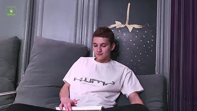 Snapshot of WilliamGriffith chatting on June 18, 2026, 4:44 am WilliamGriffith online show from June 18, 2026, 4:44 am