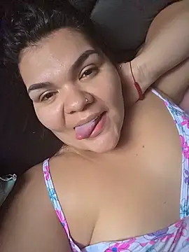 Snapshot of DiosaBelle chatting on June 4, 2026, 10:47 pm DiosaBelle online show from June 4, 2026, 10:47 pm