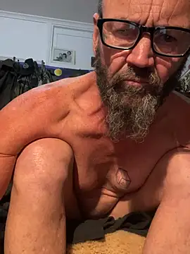 Dingoboy1971 online show from May 7, 2026, 11:02 am