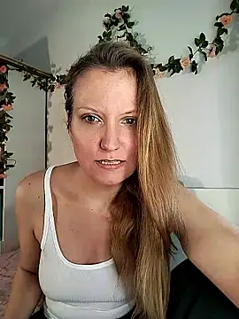 Candy Cougar online show from May 25, 2026, 6:56 am