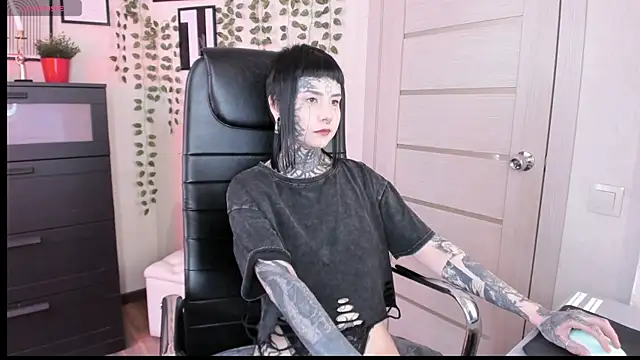 Snapshot of Bloood__Mary chatting on June 3, 2026, 11:00 am Bloood Mary online show from June 3, 2026, 11:00 am