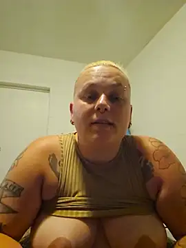 Lady Peggi online show from July 7, 2026, 9:07 pm