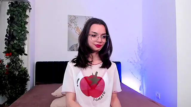 Snapshot of Mimi_Petittte chatting on May 6, 2026, 2:43 pm Mimi Petittte online show from May 6, 2026, 2:43 pm