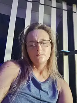 Snapshot of Queenle91 chatting on May 31, 2026, 8:09 pm Queenle91 online show from May 31, 2026, 8:09 pm