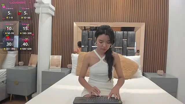 Snapshot of Dulce_Glamor_ chatting on July 23, 2026, 11:29 am Dulce Glamor online show from July 23, 2026, 11:29 am