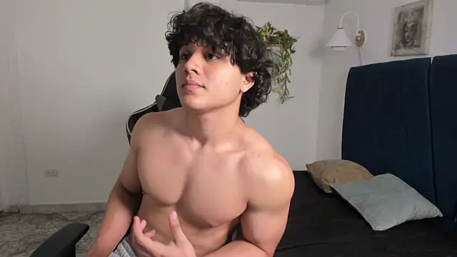 Snapshot of latin_beast4 chatting on June 15, 2026, 8:19 pm latin beast4 online show from June 15, 2026, 8:19 pm