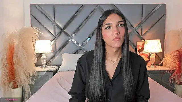 MadisonHerrera online show from June 4, 2026, 5:28 pm