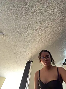 Bunny-fire online show from May 15, 2026, 7:12 pm