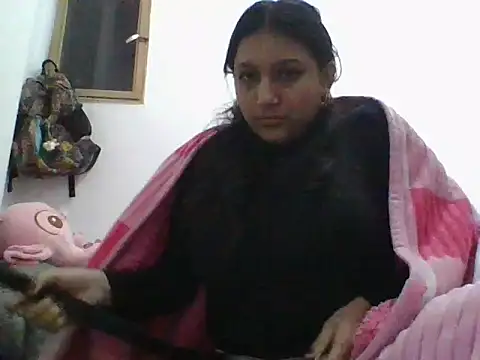 babyangel2002 online show from May 18, 2026, 6:34 pm