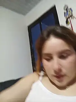 Snapshot of sweet_bella_29 chatting on June 15, 2026, 3:40 am sweet bella 29 online show from June 15, 2026, 3:40 am