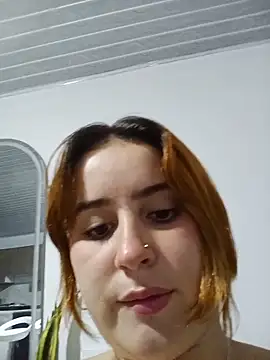 Snapshot of sweet_bella_29 chatting on June 16, 2026, 3:39 am sweet bella 29 online show from June 16, 2026, 3:39 am