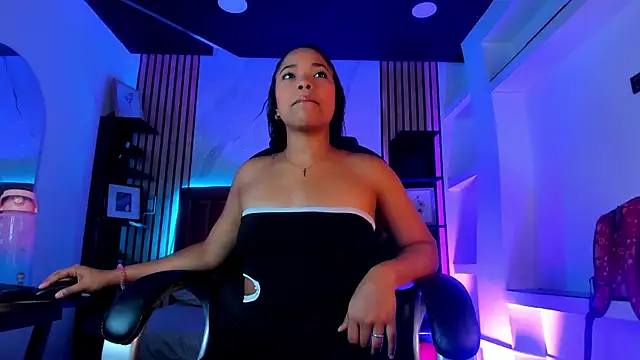 Snapshot of BrianaRuiiz_ chatting on June 24, 2026, 1:10 pm BrianaRuiiz online show from June 24, 2026, 1:10 pm