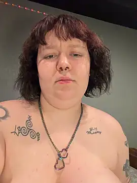 Snapshot of LilithNyxx chatting on May 6, 2026, 4:16 am LilithNyxx online show from May 6, 2026, 4:16 am