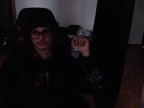 Snapshot of lilgothboy chatting on May 8, 2026, 8:12 pm lilgothboy online show from May 8, 2026, 8:12 pm