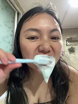Snapshot of yanling668 chatting on May 10, 2026, 3:58 pm yanling668 online show from May 10, 2026, 3:58 pm