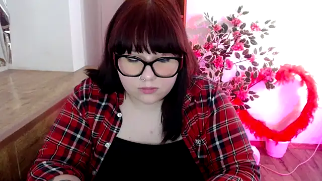 Snapshot of KarolinasHot chatting on May 14, 2026, 9:45 pm KarolinasHot online show from May 14, 2026, 9:45 pm