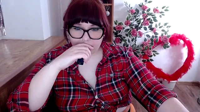 Snapshot of KarolinasHot chatting on May 20, 2026, 12:40 am KarolinasHot online show from May 20, 2026, 12:40 am