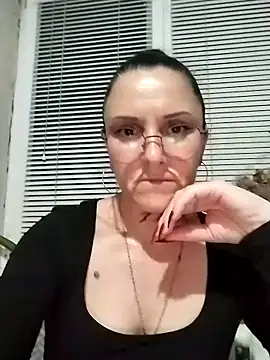 Snapshot of MillaMia45 chatting on May 17, 2026, 7:14 pm MillaMia45 online show from May 17, 2026, 7:14 pm