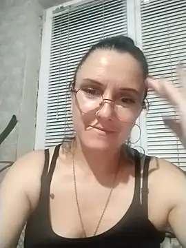 Snapshot of MillaMia45 chatting on May 15, 2026, 7:45 pm MillaMia45 online show from May 15, 2026, 7:45 pm