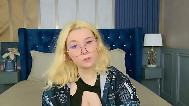 Snapshot of Cassey_Well chatting on May 21, 2026, 3:42 pm Cassey Well online show from May 21, 2026, 3:42 pm