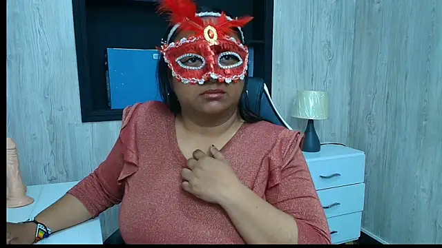 Snapshot of Rachell_Carter chatting on June 19, 2026, 4:40 am Rachell Carter online show from June 19, 2026, 4:40 am