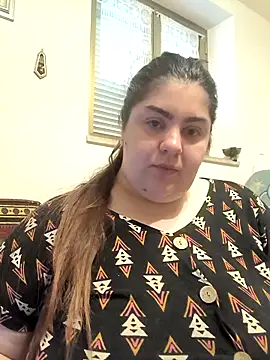 SaphiraNoir online show from May 13, 2026, 10:44 am