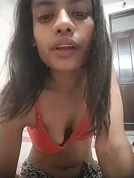 saxywoman online show from May 18, 2026, 6:01 pm
