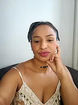 mell0102 online show from May 11, 2026, 2:45 pm