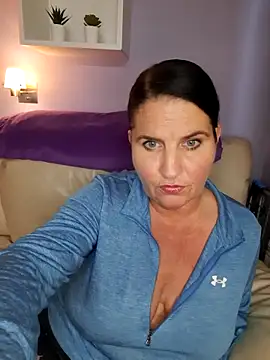 Snapshot of Velvet-Milf chatting on May 19, 2026, 8:32 am Velvet-Milf online show from May 19, 2026, 8:32 am