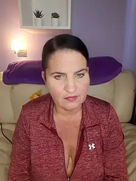 Snapshot of Velvet-Milf chatting on May 18, 2026, 9:36 am Velvet-Milf online show from May 18, 2026, 9:36 am
