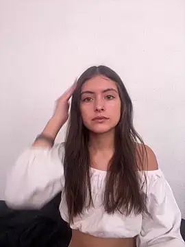 Snapshot of serenaa_velvett chatting on May 20, 2026, 7:55 pm serenaa velvett online show from May 20, 2026, 7:55 pm