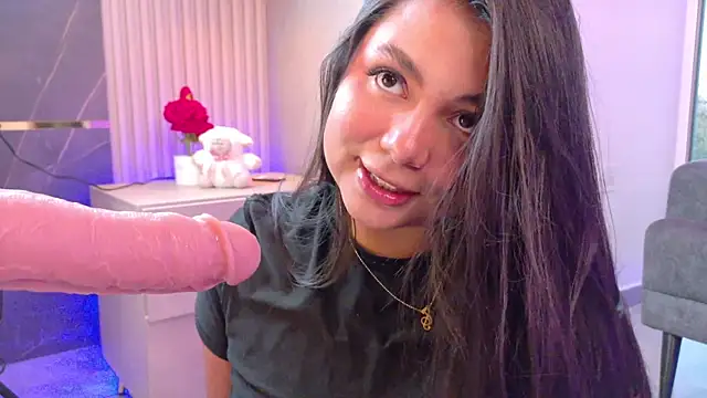 Eva-Apple online show from July 28, 2026, 8:52 pm