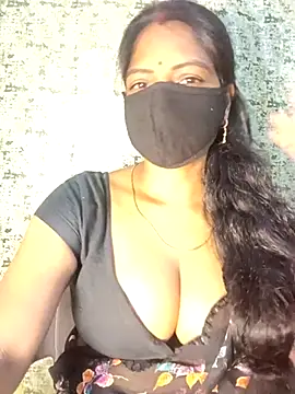 Juli 80 online show from July 18, 2026, 1:36 am