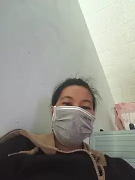 Snapshot of missthree chatting on July 15, 2026, 7:37 am missthree online show from July 15, 2026, 7:37 am