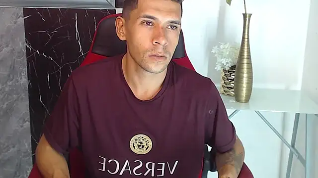 Miguel sexxx online show from June 7, 2026, 4:01 pm